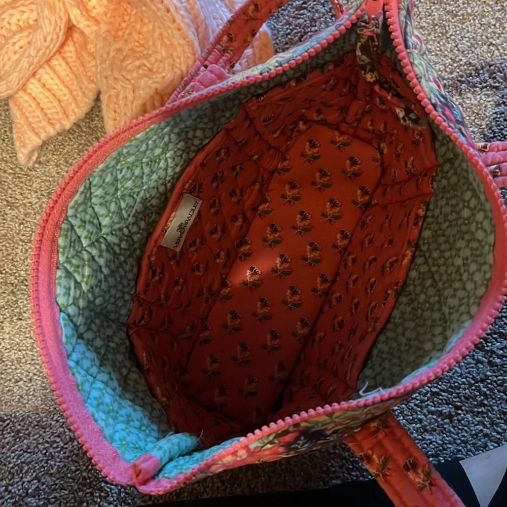 Vera Bradley Handbag - Picture 2 of 2
